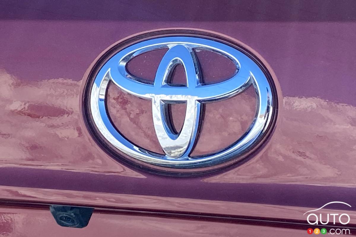Toyota  - Logo
